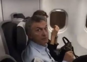 Mauricio Macri sufrió un escrache cuando viajaba en avión: “Ladrón, arruinaste el país” 5 2024