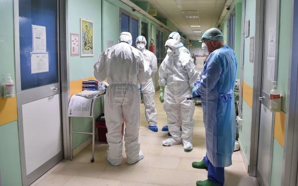 Italia reportó 683 muertos en las últimas 24 horas y la tasa de decesos por el coronavirus no se detiene 1 2024