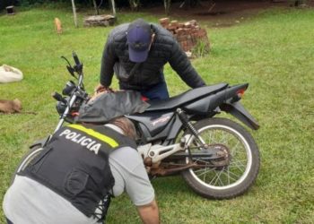 En San Javier, dos policías terminaron presos por ladrones de moto 11 2024