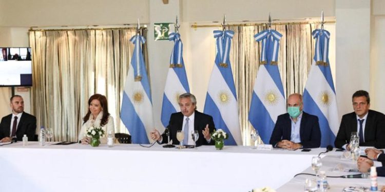 Argentina pide 3 años de gracia para pagar la deuda y quita de intereses 1 2024