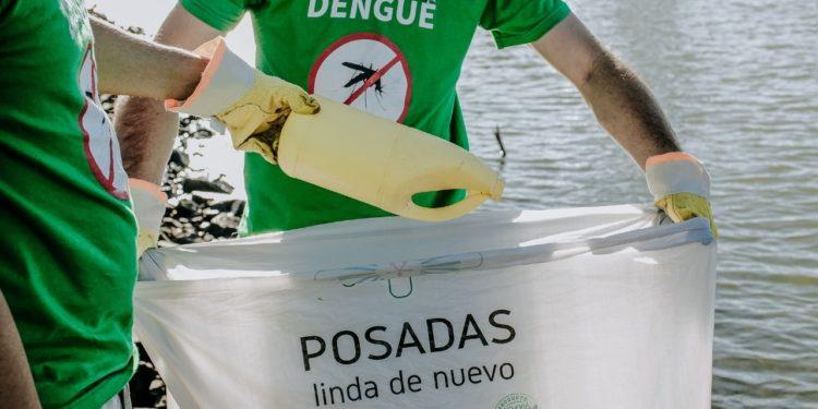 Extraen más 93 mil kilos de residuos de la costa del Paraná 1 2024