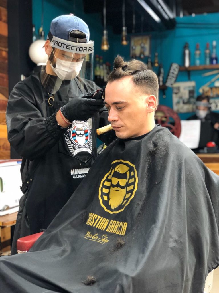Cristian García: Formas de cuidar al barbero y cliente en tiempos de coronavirus 5 2024