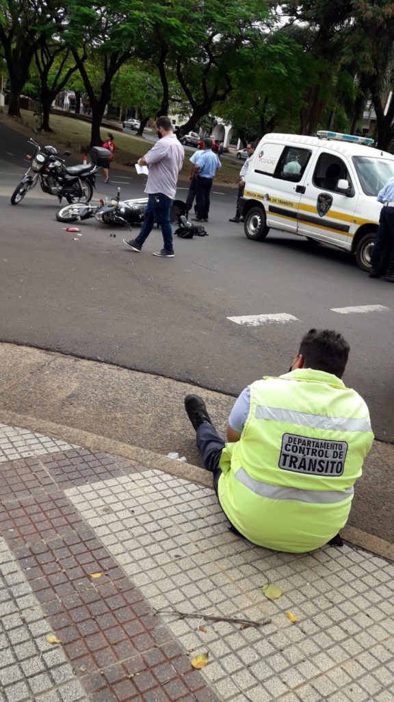 Motociclista herido en el centro de Posadas tras una colisión 14 2024