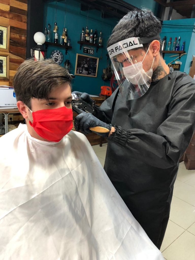Cristian García: Formas de cuidar al barbero y cliente en tiempos de coronavirus 3 2024