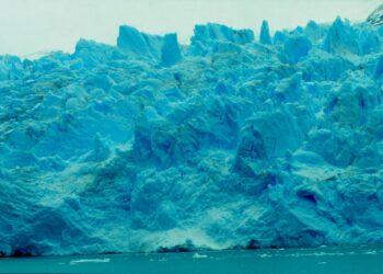 Se congeló el oleaje del lago Argentino 7 2024