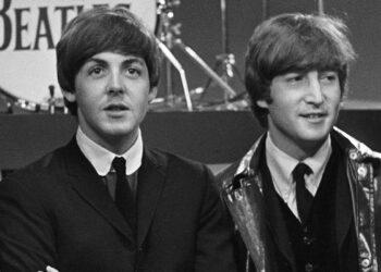 The Beatles: La canción que John Lennon decía podría haber cantado mejor que Paul McCartney 15 2024