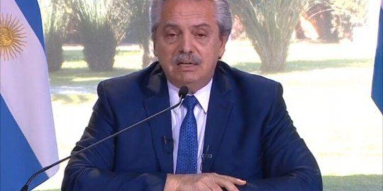 Alberto Fernández: "Está en nuestras manos cuidarnos, no depende de una decisión política" 1 2024