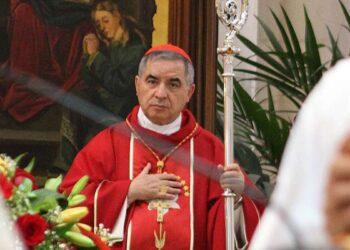 Francisco aceptó la renuncia de un ministro del Vaticano, ligado a un escándalo inmobiliario 11 2024