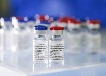 El 14 por ciento de los voluntarios de la vacuna rusa sufrió efectos secundarios 7 2024