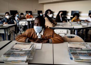 Francia cerró más de 80 escuelas por coronavirus en los primeros 15 días de clases 15 2024