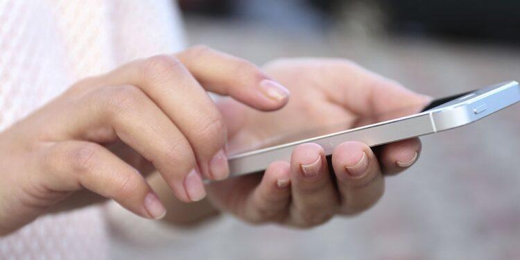 Confirman la multa a una firma de telefonía móvil por no darles "trato digno" a los usuarios 1 2024