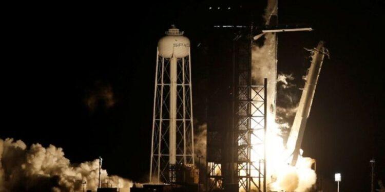 Despegó la nave de SpaceX hacia la Estación Espacial Internacional 1 2024