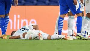 Exequiel Palacios sufrió una fractura en la columna por el rodillazo de Ángel Romero y estará tres meses sin jugar 13 2024