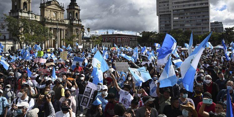 Nuevas protestas en Guatemala contra el presidente y el oficialismo en el Congreso 1 2024