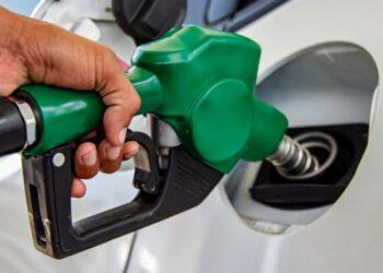 YPF aumentó el precio de los combustibles un 2,5% en promedio en todo el país 17 2024