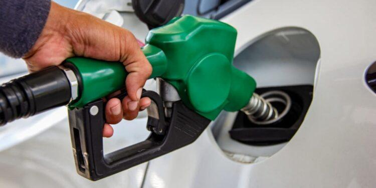 YPF aumentó el precio de los combustibles un 2,5% en promedio en todo el país 1 2024