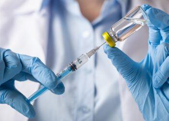 Ministros de salud analizarán hoy cambiar esquema de vacunación 1 2024