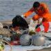 Encontraron los restos del avión que cayó al mar en Indonesia: no hay sobrevivientes 3 2024