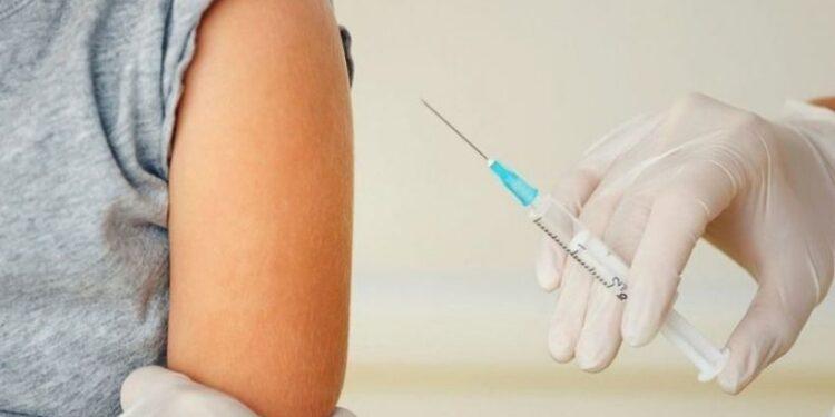 ANMAT aprobó la aplicación de la vacuna Sinopharm para mayores de 60 años 1 2024