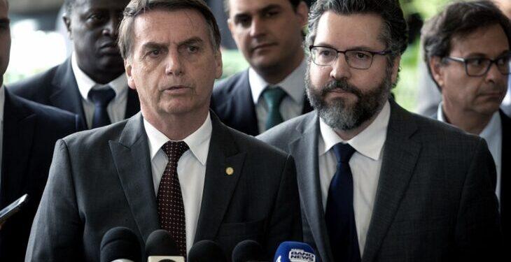 En menos de 24 horas, el presidente de Brasil, Jair Bolsonaro, desplazó a 6 ministros de sus cargos 1 2024
