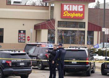 EEUU: al menos diez muertos dejó el tiroteo en un supermercado de Colorado 9 2024