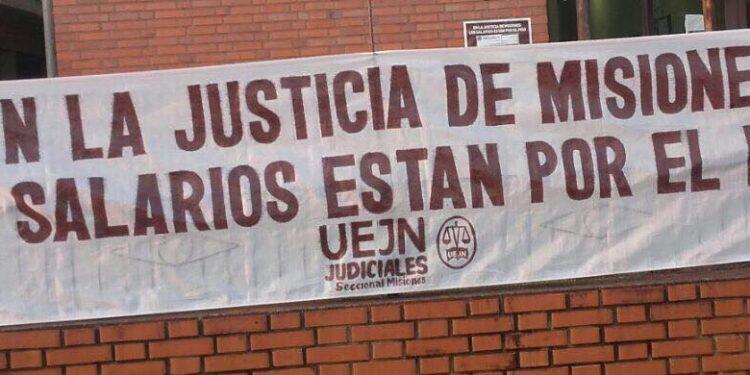 Luis Oudín y el reclamo de los trabajadores de la Justicia 1 2024
