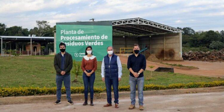 Mazal y Santa Cruz recorrieron la planta de procesamiento de residuos verdes junto al Intendente y el Vicegobernador 1 2024