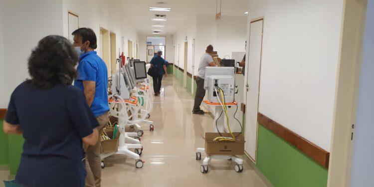 El Ministerio de Salud publica de la Provincia entregó 5 Respiradores para el Hospital SAMIC de Eldorado 1 2024