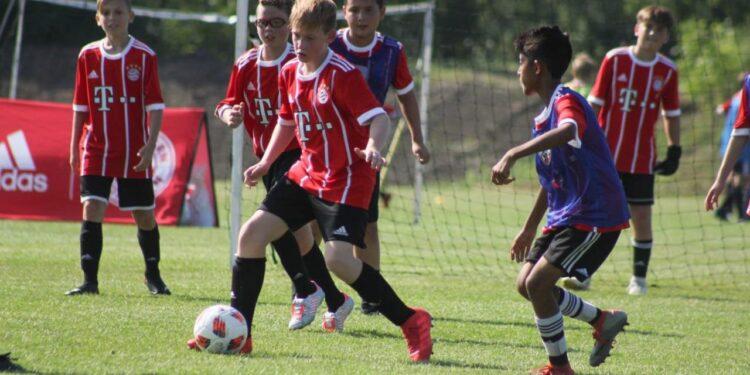 El Gobierno de Misiones acuerda con el Bayern Munich el desembarco de su academia de fútbol para niños, niñas y DTs 1 2024
