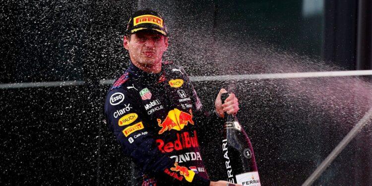 La peligrosa maniobra de Verstappen tras ganar el GP de Estiria que generó enojos en la Fórmula 1: “No lo toleraremos más” 1 2024