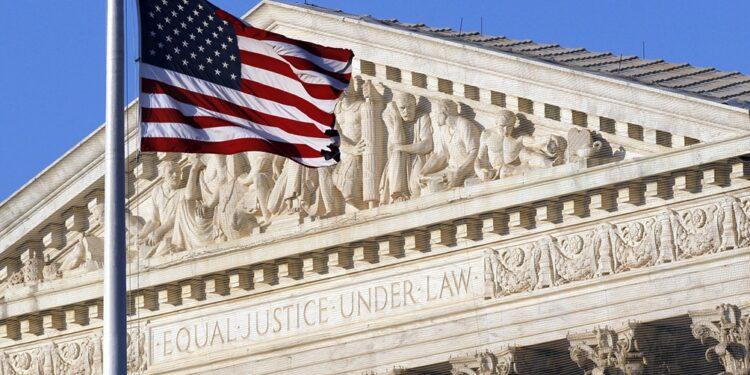 La Corte Suprema estadounidense falló a favor de una ley restrictiva del aborto en Texas 1 2024