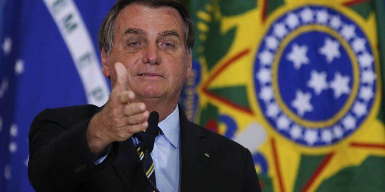 Bolsonaro le aseguró a la multitud que sólo Dios lo saca del cargo y que nunca irá preso 1 2024