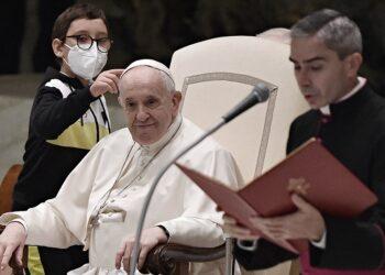 El curioso momento del Papa y un niño que le quiso "robar" el solideo durante la Audiencia 2 2024