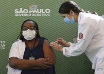 Brasil: anunciaron una cuarta dosis de la vacuna contra el coronavirus 15 2024