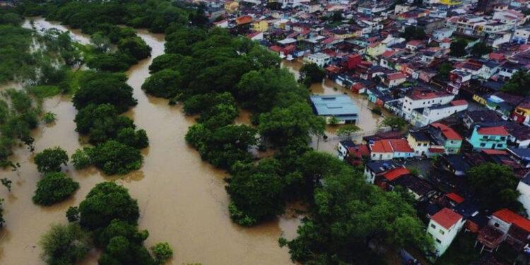 Al menos 18 muertos y miles de afectados por inundaciones en Brasil 1 2024