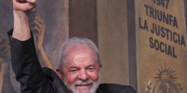 Lula arrasa en las encuestas y teje alianzas dentro y fuera de Brasil 1 2024
