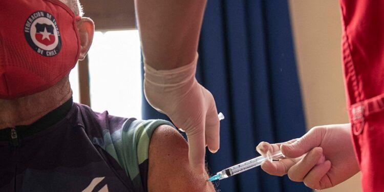 Chile ya aplica la cuarta dosis de la vacuna anticovid mientras aumentan los casos 1 2024