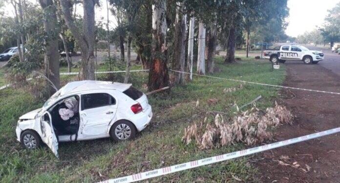 Wanda: una mujer murió al despistar con el auto en el que viajaba y chocar contra un árbol 1 2024