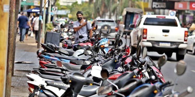 Lamentan que límite al estacionamiento de motos en Posadas “desalienta su uso cuando en el mundo es al revés” 1 2024