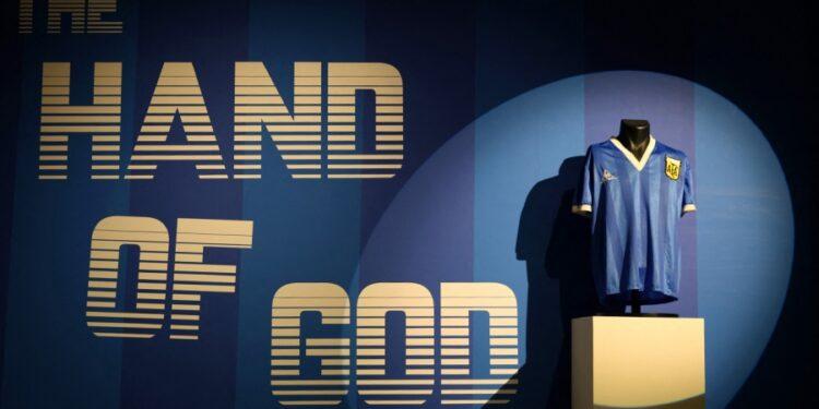 La camiseta de Maradona se vendió en casi nueve millones de dólares 1 2024