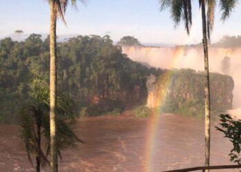 Comenzó a bajar el río Iguazú, pero La Garganta del Diablo seguirá cerrada 15 2024