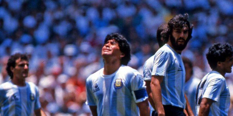 La camiseta que usó Maradona en la final de México '86 vuelve a manos argentinas 1 2024