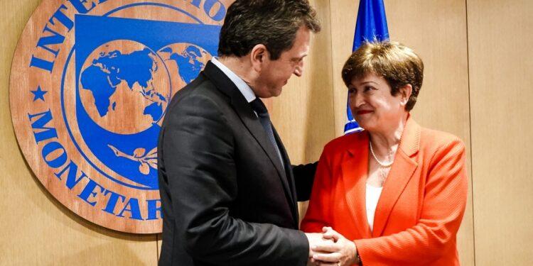 El FMI aprobó segunda revisión del acuerdo que otorgó US$ 3.900 millones a la Argentina 1 2024