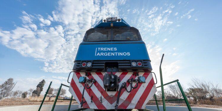 El titular del Tren de Cargas resaltó la vuelta del servicio y que permitirá "motorizar las economías regionales" 1 2024