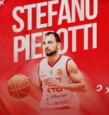 Stéfano Pierotti retorna a la primera división del básquet brasileño 1 2024