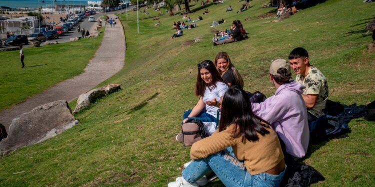 Más de 3,2 millones de turistas y excursionistas viajaron por todo el país 1 2024