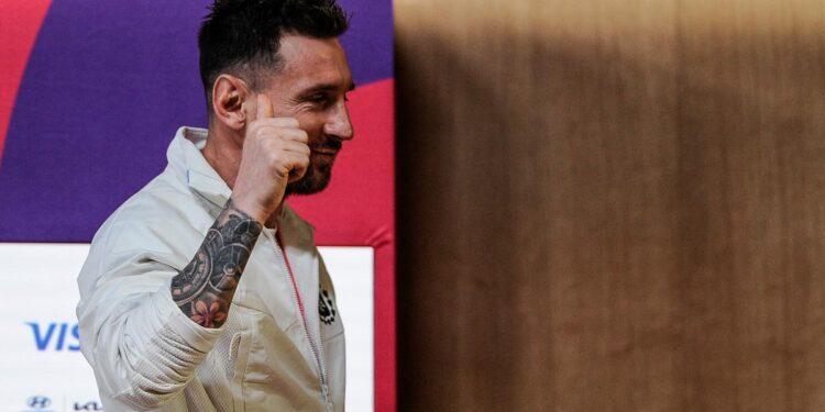 Barcelona confirmó contactos con el padre de Lionel Messi para su vuelta al club 1 2024