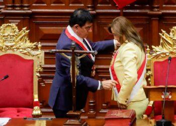 El Congreso de Perú tomó juramento a Dina Boluarte como presidenta en reemplazo de Castillo 17 2024