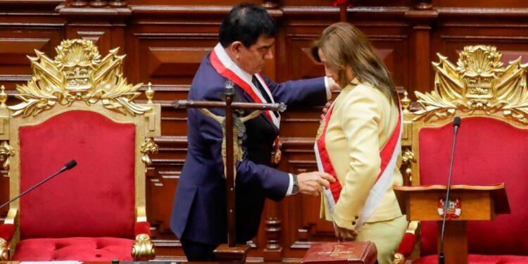 El Congreso de Perú tomó juramento a Dina Boluarte como presidenta en reemplazo de Castillo 1 2024