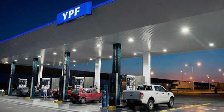YPF: Las estaciones de servicio continuarán aceptando el pago con tarjeta de crédito 1 2024
